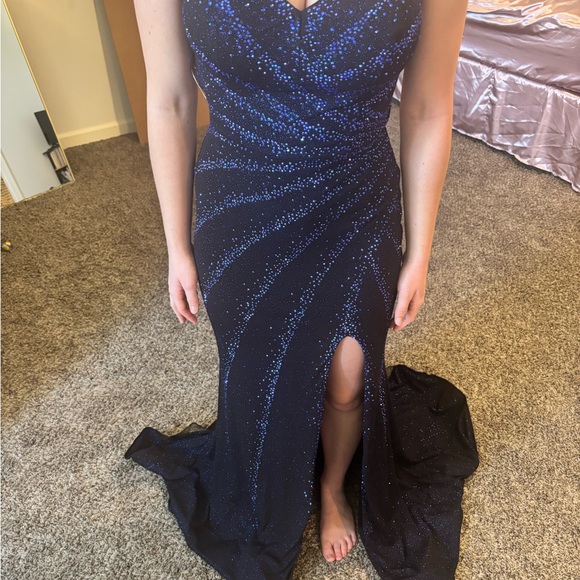 PROM DRESS - Picture 3 of 4